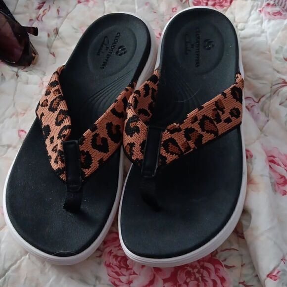 Clarks   - Picture 1 of 4